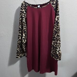 3/4 sleeve maroon top with cheetah print sleeves